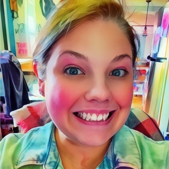 Meet your Posher, Kristina - Picture 3 of 4